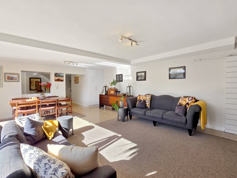 2 Bedroom Property for Sale in Sea Point Western Cape